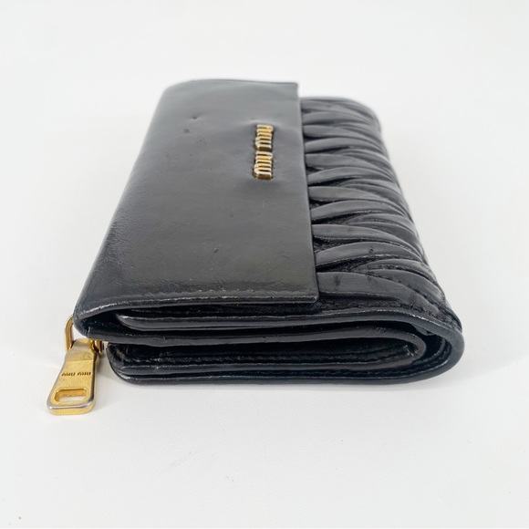 Miu Miu Nappa Matelasse Black Patent Leather Tri-Fold Flap Wallet - Picture 3 of 10